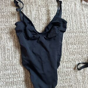 Skims bodysuit shape wear thongs